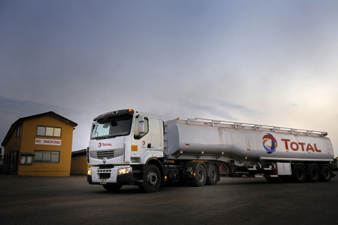 fred bourcier photographe renault trucks fuel ghana transport petrole carburant 02