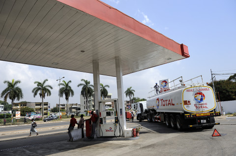 fred bourcier photographe renault trucks fuel ghana transport petrole carburant 09
