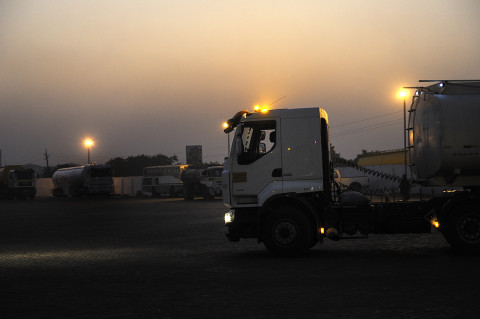 fred bourcier photographe renault trucks fuel ghana transport petrole carburant 11