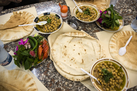 fred bourcier photographe reportage liban beyrouth repas cuisine libanaise