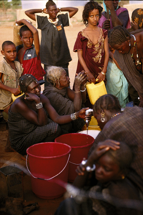 fred bourcier photographe reportage mauritanie camp de refugies distribution eau potable