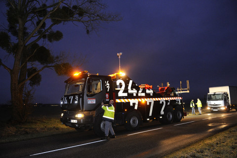 fred bourcier photographe reportage Renault trucks depanneuse camions 06