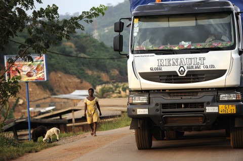 fred bourcier photographe reportage renault trucks ghana transport cacao 03