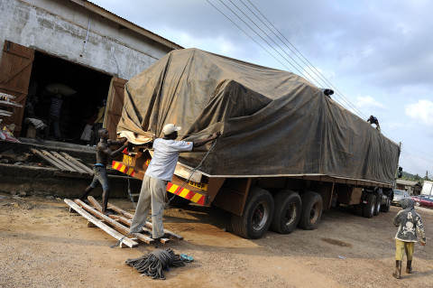 fred bourcier photographe reportage renault trucks ghana transport cacao 17