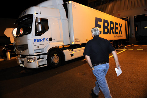 fred bourcier photographe reportage renault trucks livraison transport frigorifique marche rungis 02