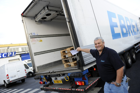 fred bourcier photographe reportage renault trucks livraison transport frigorifique marche rungis 09