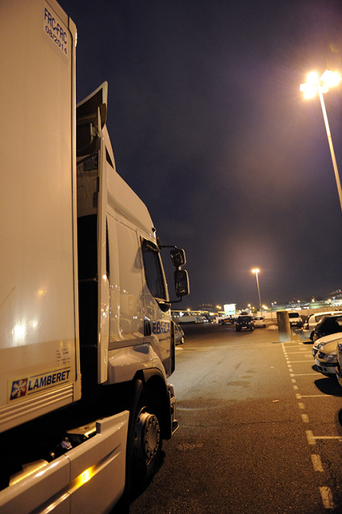 arrivée d'un camion au marché de Rungis reportage photo fred bourcier