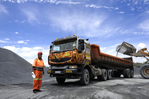 fred bourcier photographe reportage renault trucks transport bennes graviers south Africa 01