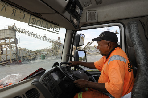 fred bourcier photographe reportage renault trucks transport bennes graviers south Africa 06