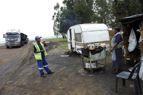 fred bourcier photographe reportage renault trucks transport charbon south africa 09
