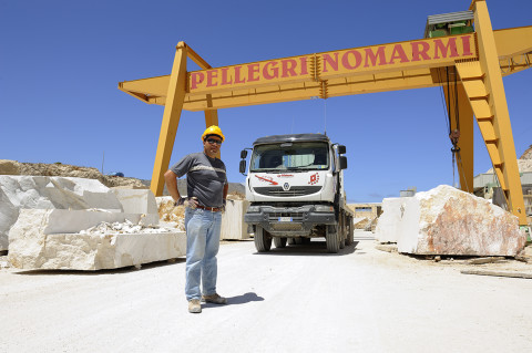 fred bourcier photographe reportage renault trucks transport marbre sicile 01