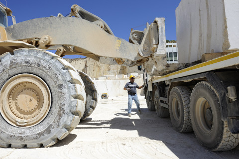 fred bourcier photographe reportage renault trucks transport marbre sicile 06