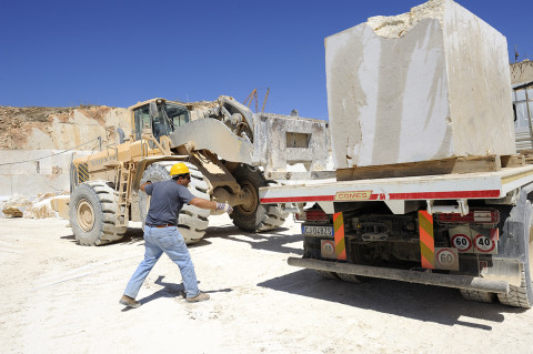 fred bourcier photographe reportage renault trucks transport marbre sicile 07