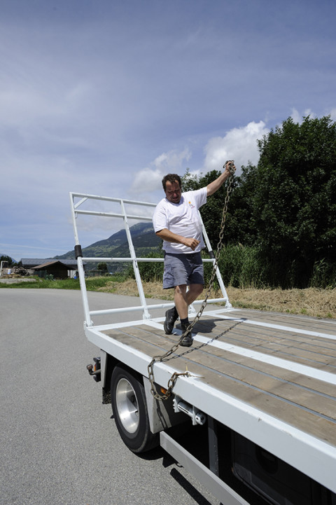 reportage transport et livraison paille suisse allemande camion renault trucks photographe fred bourcier