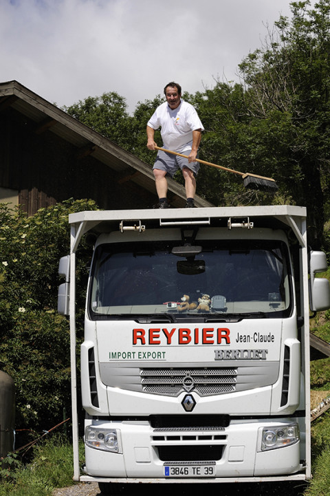 reportage transport et livraison paille suisse allemande camion renault trucks photographe fred bourcier